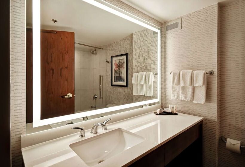 סוויטת פרמיום, Embassy Suites By Hilton Omaha Downtown Old Market