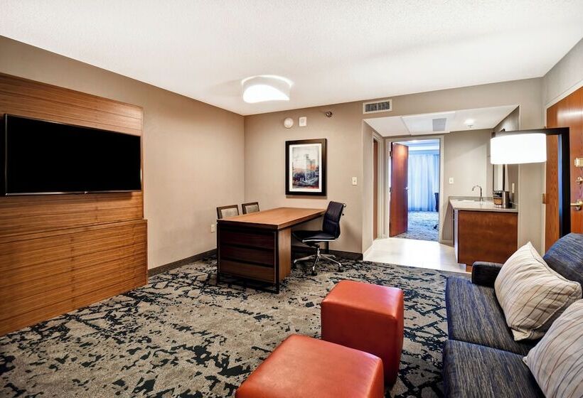 סוויטה, Embassy Suites By Hilton Omaha Downtown Old Market