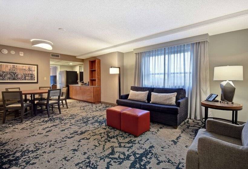 Люкс, Embassy Suites By Hilton Omaha Downtown Old Market