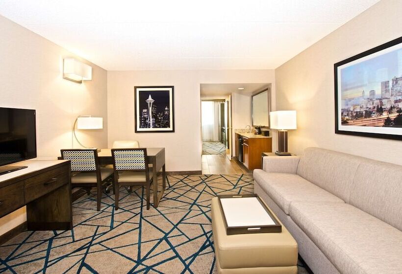 جناح سرير كينج, Embassy Suites By Hilton Seattle Bellevue