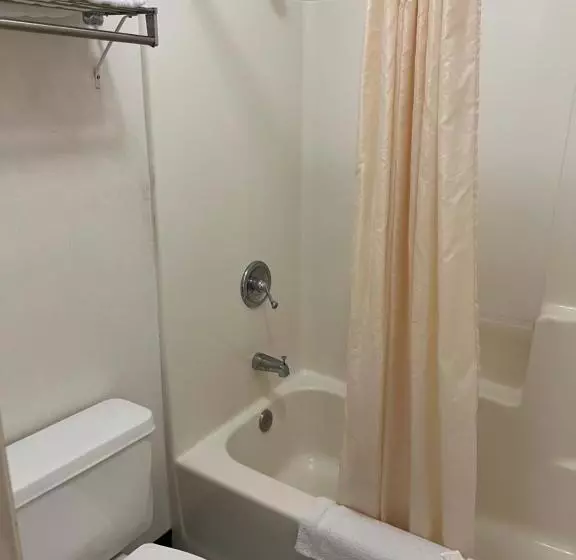 Economy-huone, Garden Inn & Suites