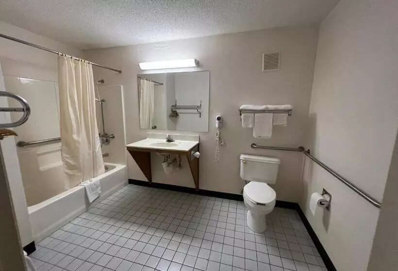 Standard-invahuone, Garden Inn & Suites