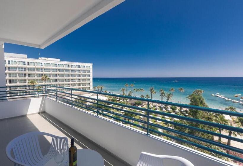 패밀리 룸, Iliada Beach