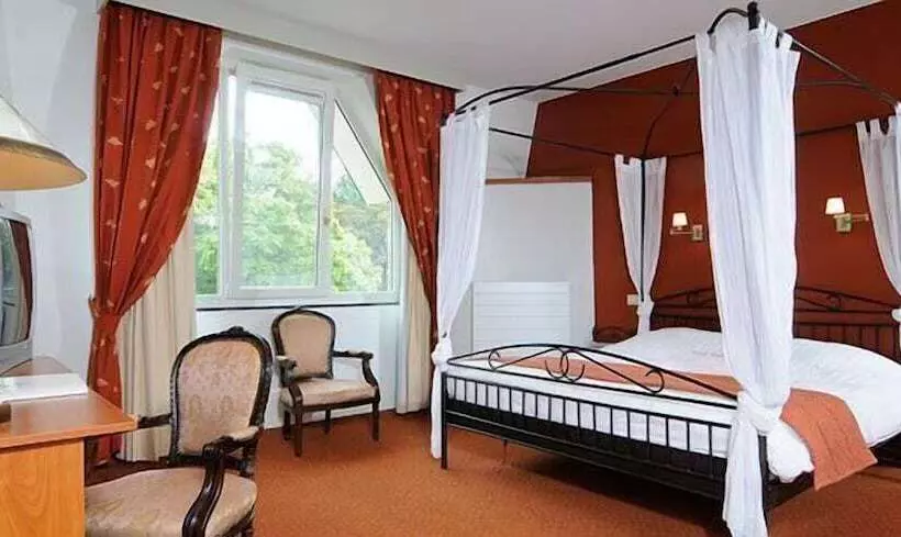 Superior-huone, Kasteel Wurfeld