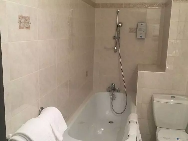 Standard Værelse, Kyriad Rodez