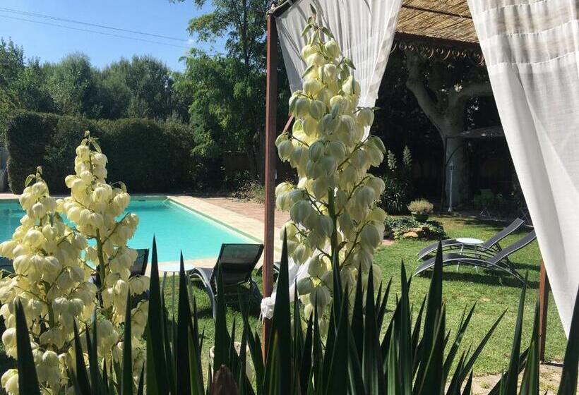 Классический Номер, Logis Hôtel La Sommellerie