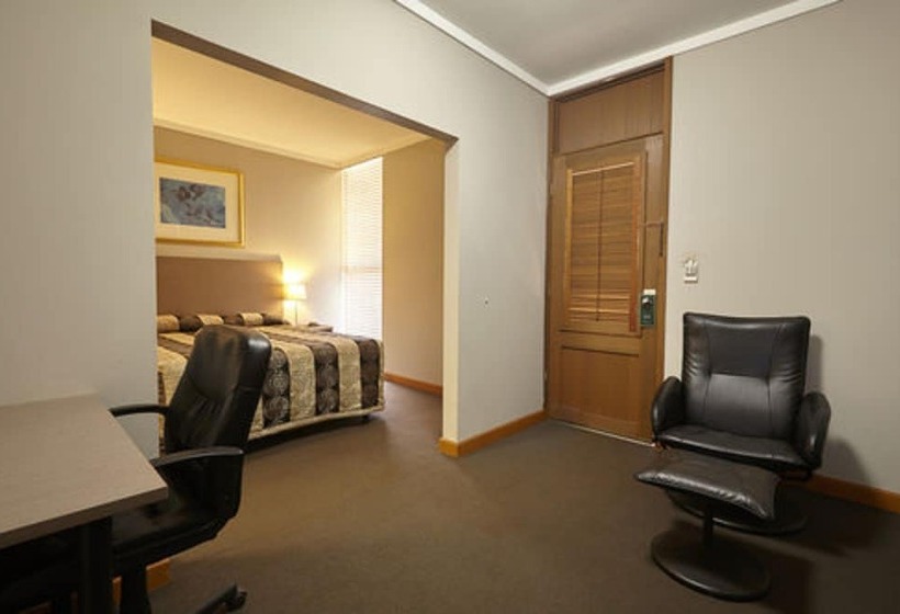 اتاق استاندارد, The Lodge Motel, Newman