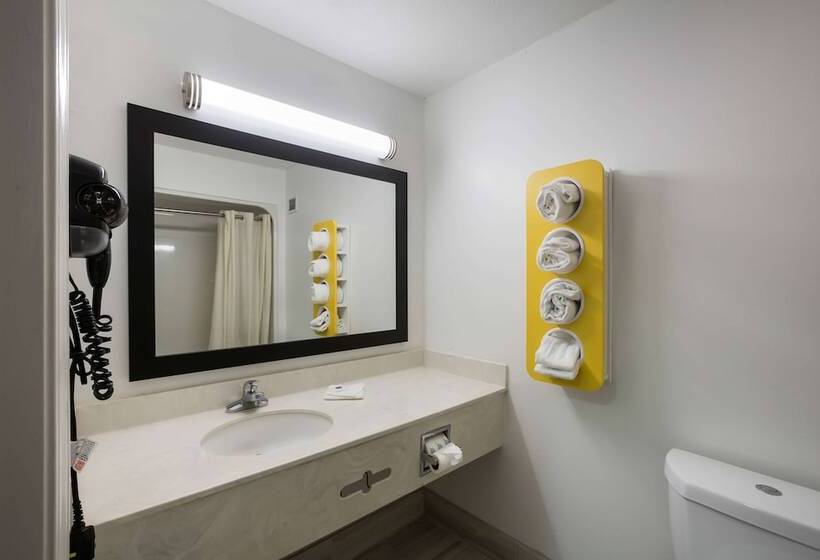 חדר סטנדרט שתי מיטות זוגיות, Motel 6 Suwanee, Ga   Gwinnett Center