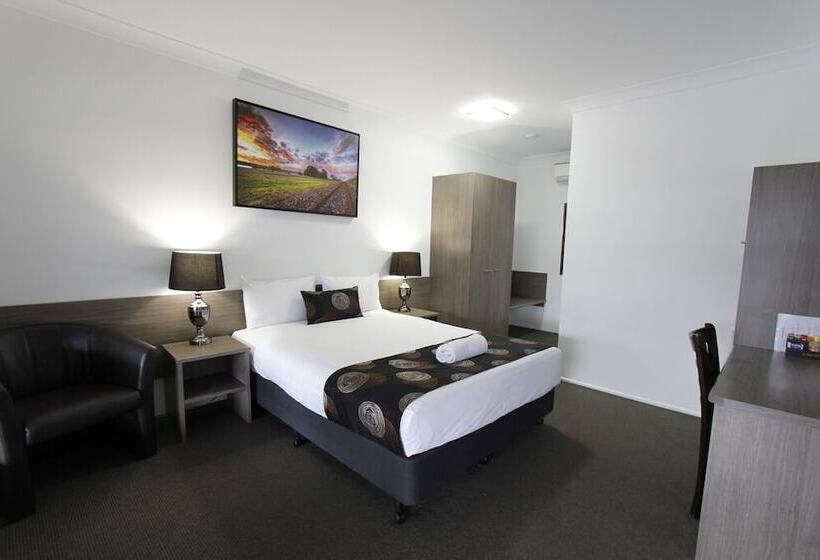 اتاق اجرایی, Takalvan Motel