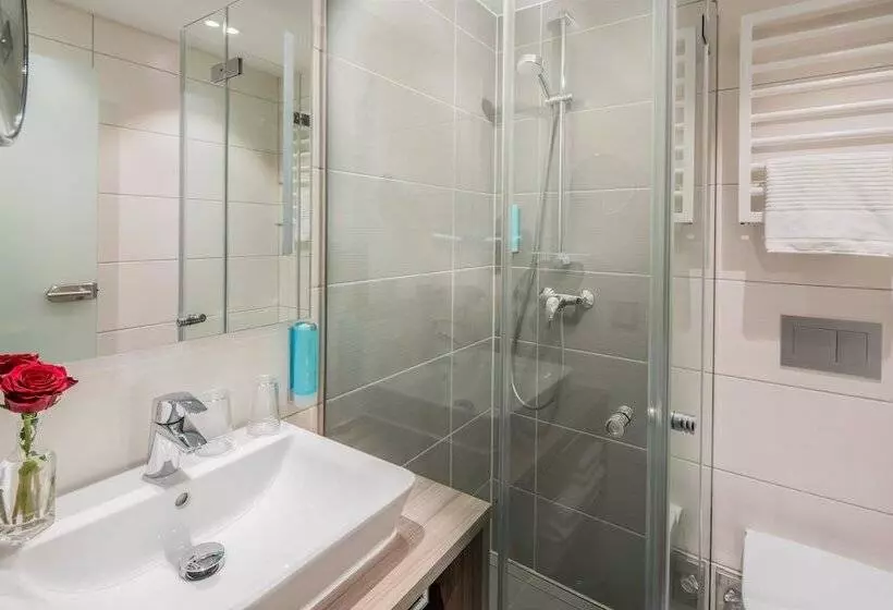 コンフォートルーム, Best Western Plus Hotel Regence
