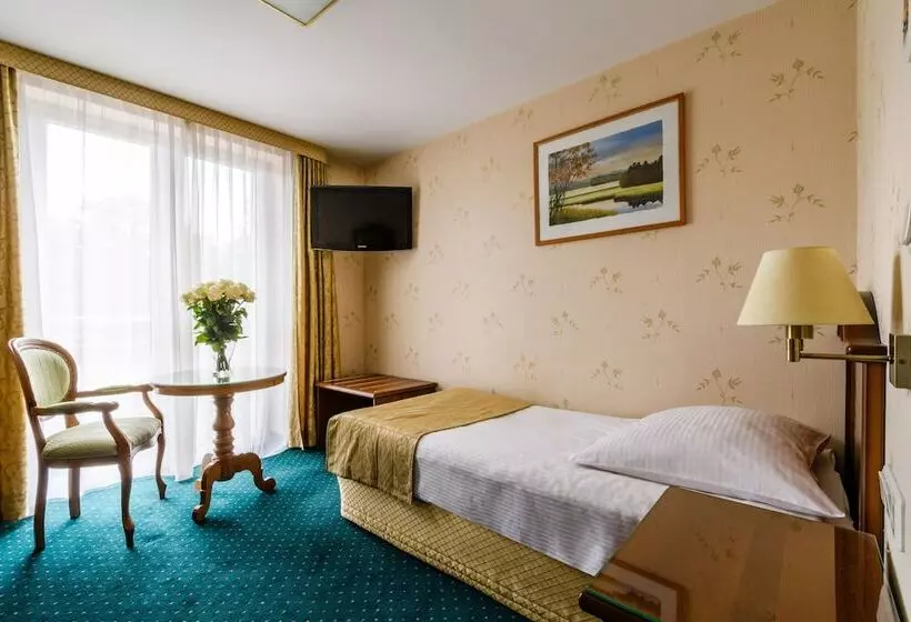 Chambre Standard Individuelle, Boss