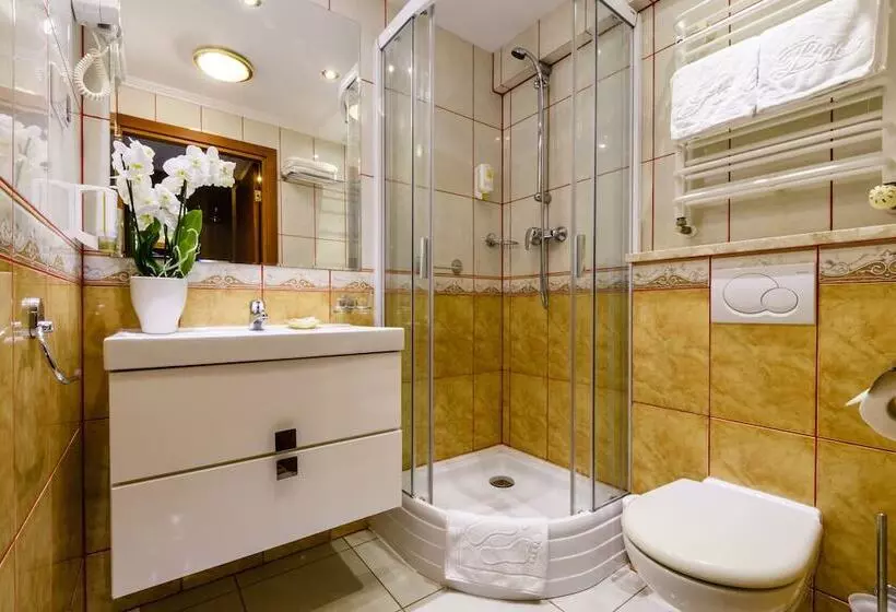Chambre Standard, Boss