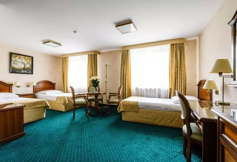 Chambre Triple Standard, Boss