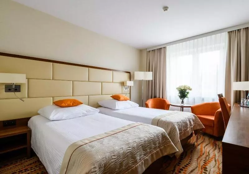 Chambre Standard, Boss