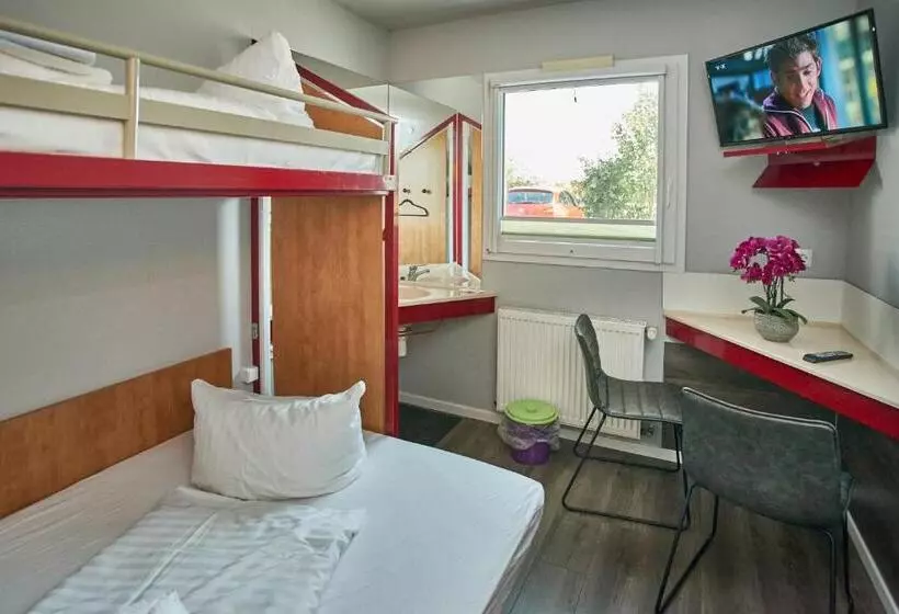 バスルーム共有のトリプルスタンダード, City Inn