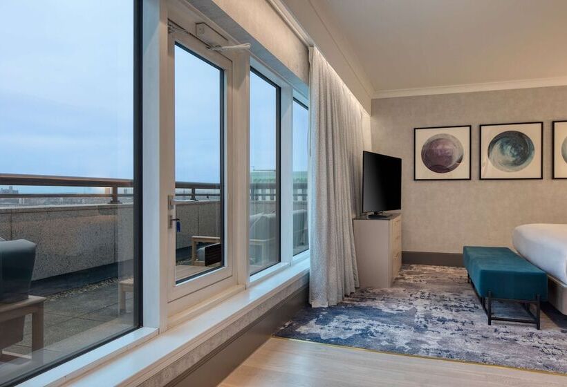 اتاق اجرایی با تخت بزرگ, Hilton Glasgow