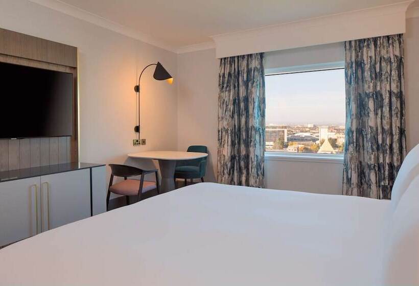 חדר דחוקס עם מיטת קינג, Hilton Glasgow