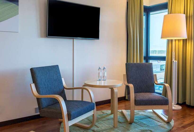 חדר סטנדרט עם מיטת קינג, Hilton Glasgow