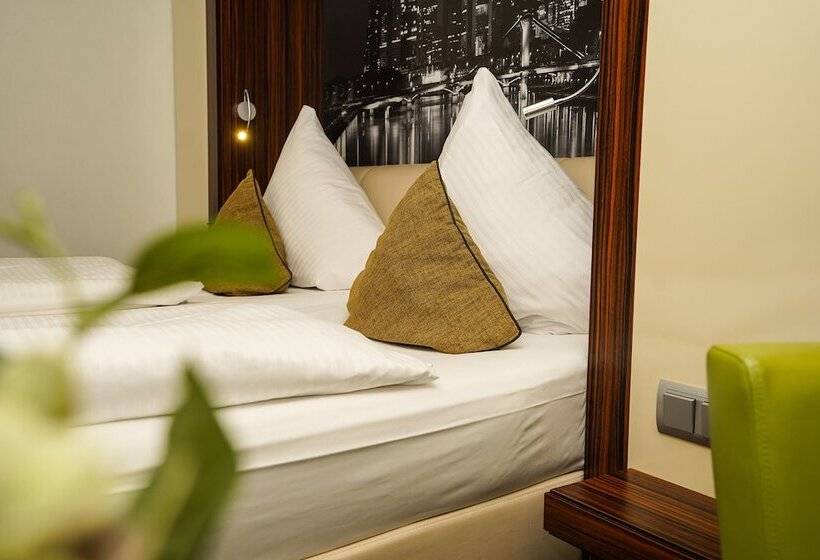 Номер Комфорт, Scala Frankfurt City Centre