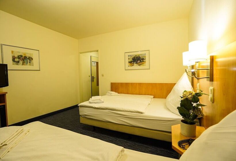 Номер Стандарт Трехместный, Scala Frankfurt City Centre