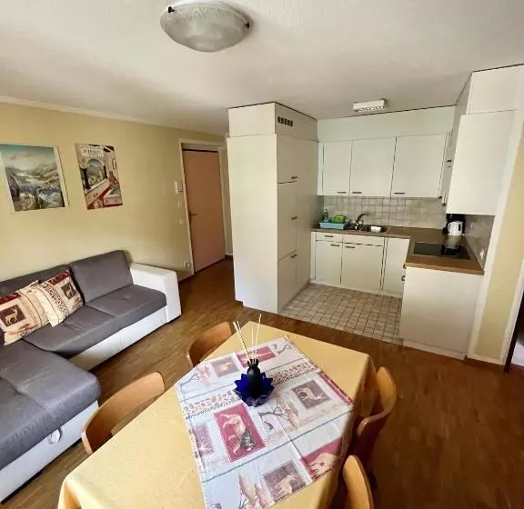 Quarto Familiar, Stille