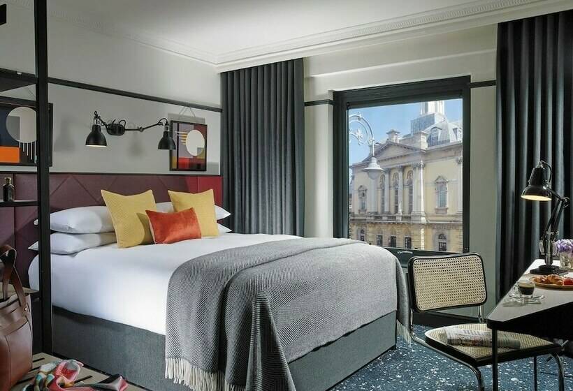 클래식 룸, The Mont