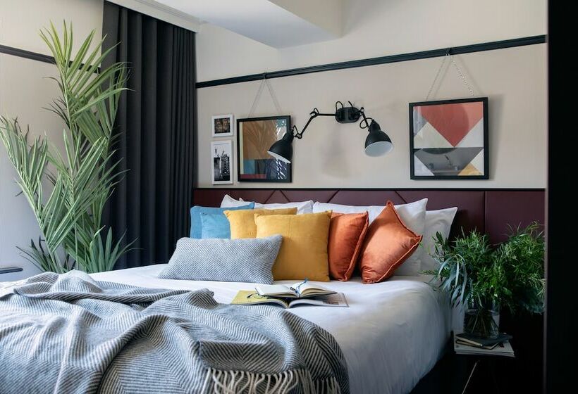 클래식 룸, The Mont