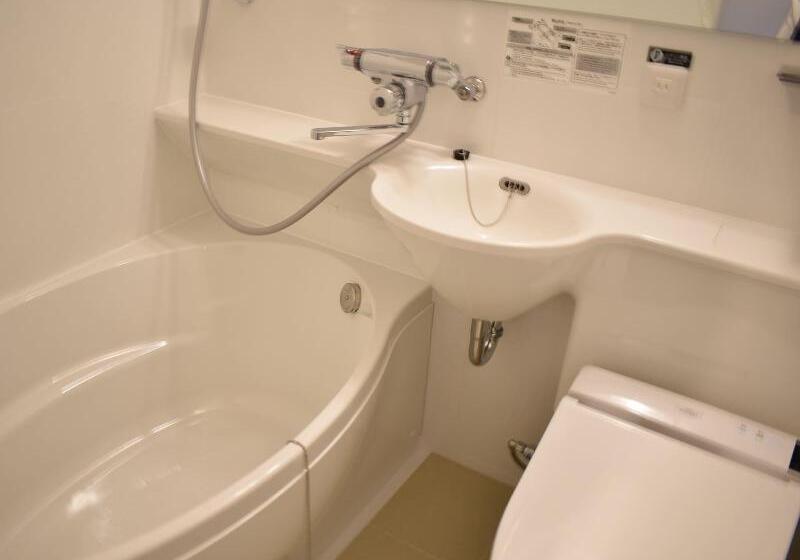 デラックスルーム, The Queens Gate