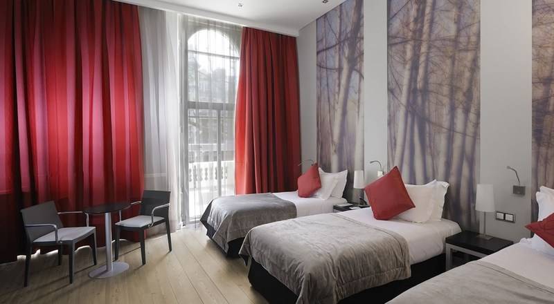 スタンダードルーム, The Queens Gate