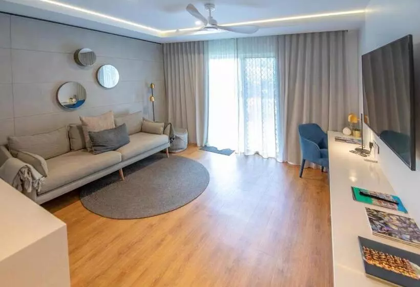 デラックススイート, Il Palazzo Holiday Apartments
