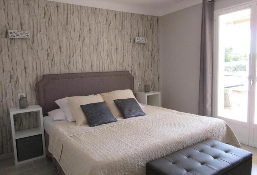 Номер Стандарт с Террасой, Villa Tricoli B&b Avec Piscine