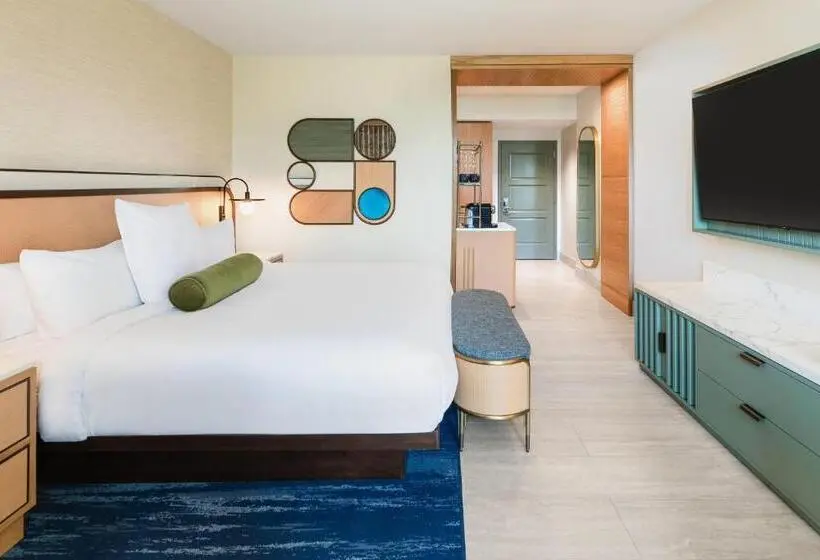 اتاق استاندارد با تخت بزرگ برای معلولان, Wyndham Grand Rio Mar Rainforest Beach And Golf Resort
