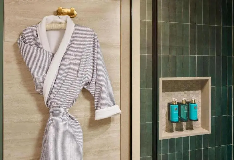 سوییت با چشم‌انداز استخر, Wyndham Grand Rio Mar Rainforest Beach And Golf Resort