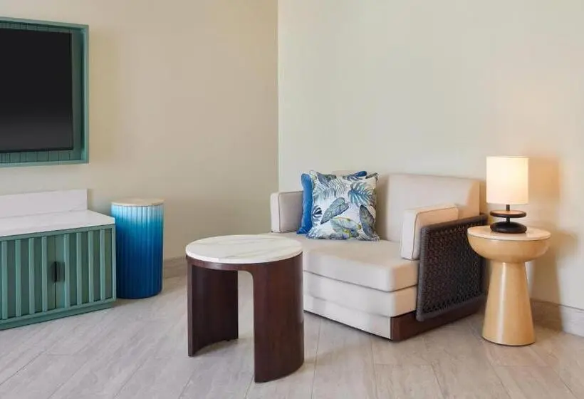 سوییت با چشم‌انداز استخر, Wyndham Grand Rio Mar Rainforest Beach And Golf Resort