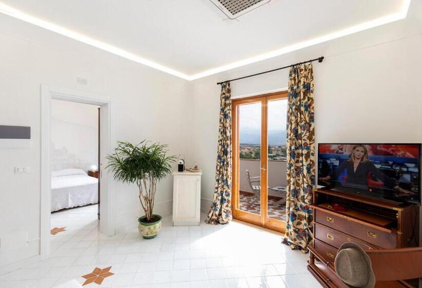 Номер Deluxe Вид на Море, Grand Hotel De Rose