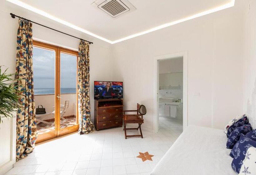 Номер Deluxe Вид на Море, Grand Hotel De Rose