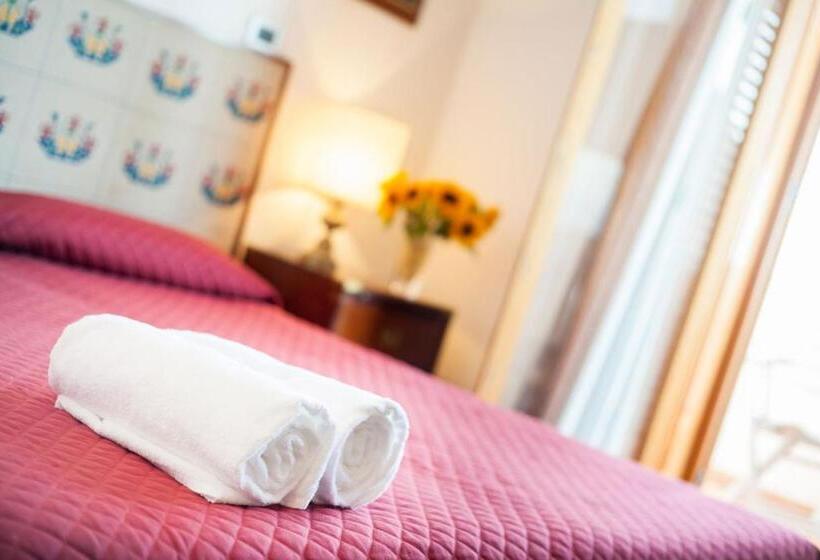 Номер Deluxe Вид на Море, Grand Hotel De Rose