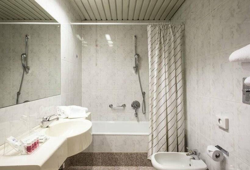 4인용 스탠다드 룸, Mirage