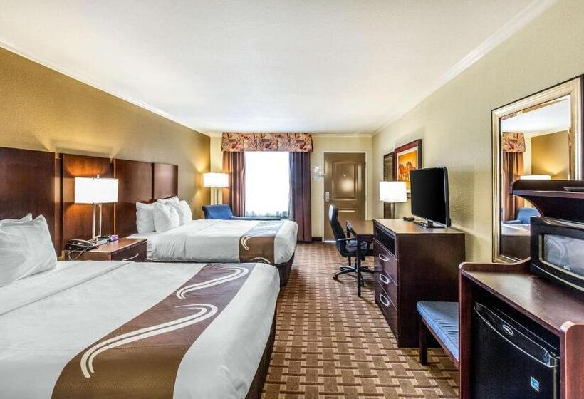 חדר סטנדרט, Quality Inn & Suites
