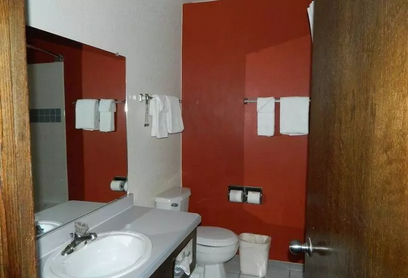 سوییت, Quality Inn & Suites Farmington