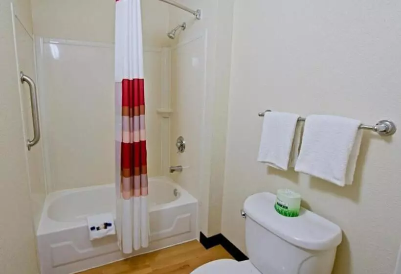 キングサイズベッドのスーペリアルーム, Red Roof Inn North Charleston Coliseum