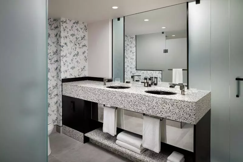 استودیو استاندارد با تخت کینگ, W Toronto