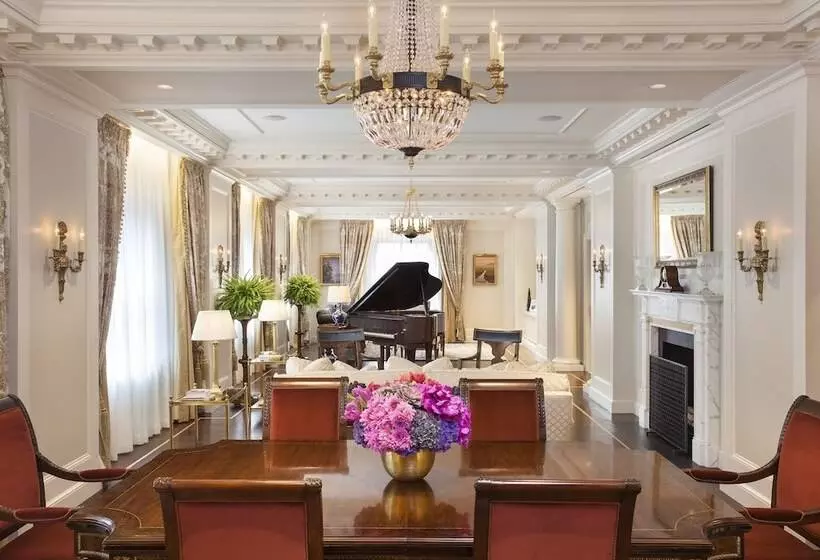 مجموعه ویستا شهر, Intercontinental New York Barclay Hotel, An Ihg
