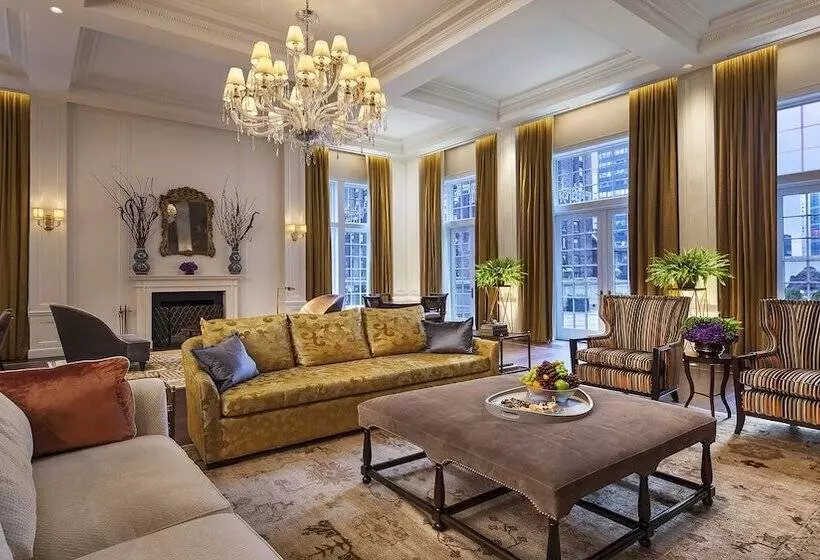 مجموعه ویستا شهر, Intercontinental New York Barclay Hotel, An Ihg