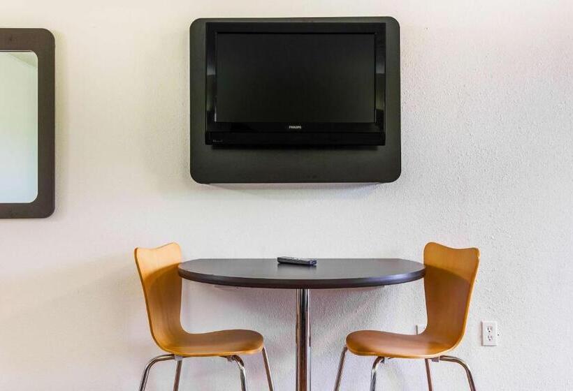 اتاق استاندارد برای معلولان, Motel 6 Alexandria, La  South