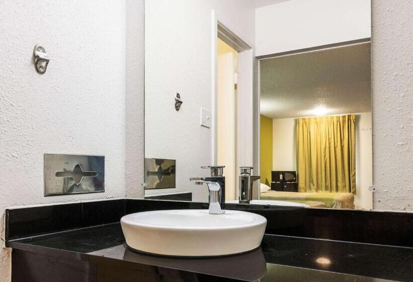 اتاق لوکس با تخت بزرگ, Motel 6 Alexandria, La  South