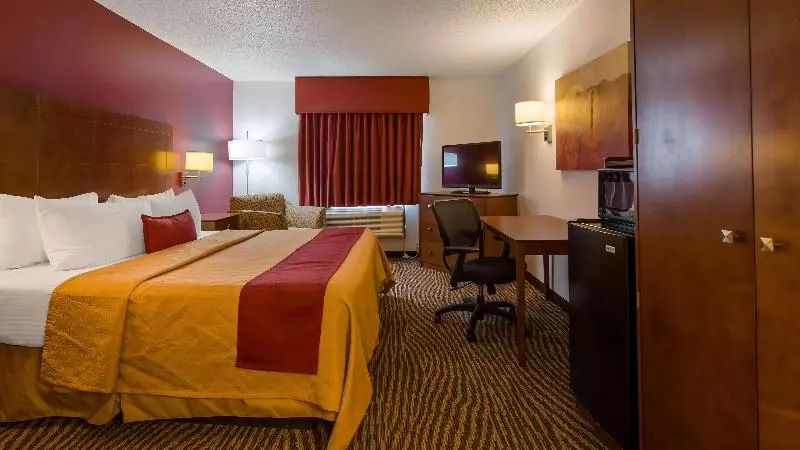 身障者適用キングサイズベッドルーム, Best Western Okmulgee