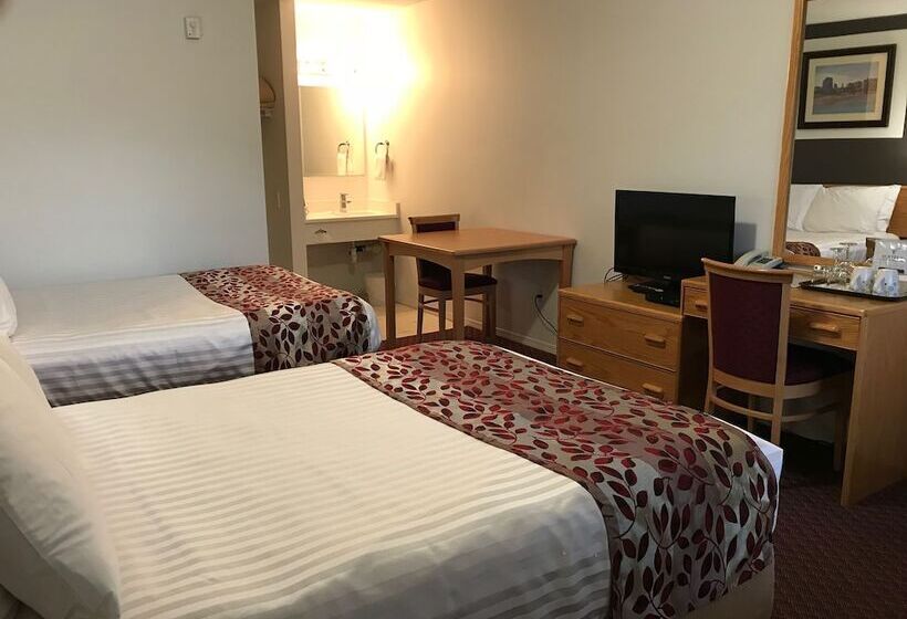 带2个双人床的标准工作室, Cactus Tree Inn
