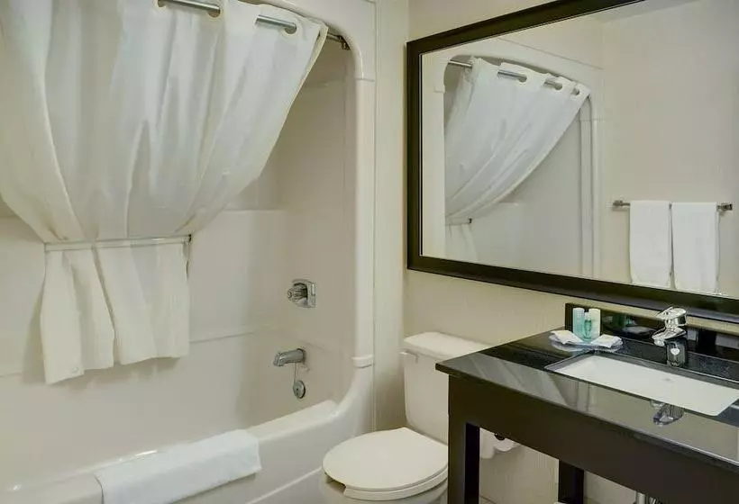 اتاق لوکس, Comfort Inn Baie Comeau