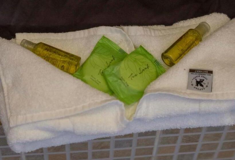 Номер Стандарт Вид на Бассейн, Corona Del Mar